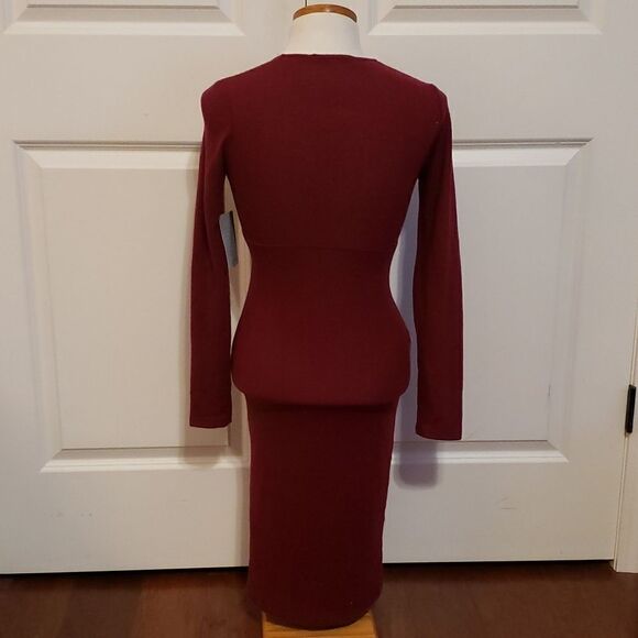 Velvet Torch Womens Dark Red V-Cut Bodycon Dress Size Small NWT - Picture 2 of 4